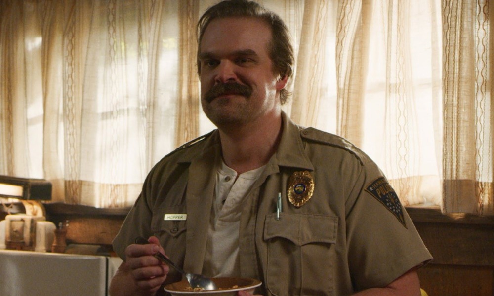 Hopper es el prisionero americano en 'Stranger Things'