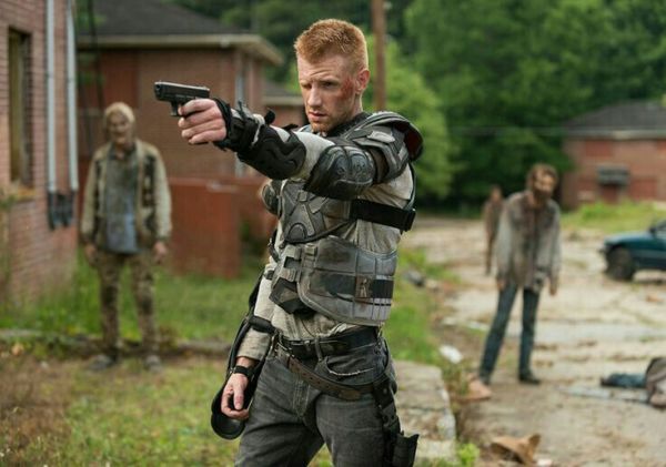 Daniel Newman de The Walking Dead podría tener coronavirus