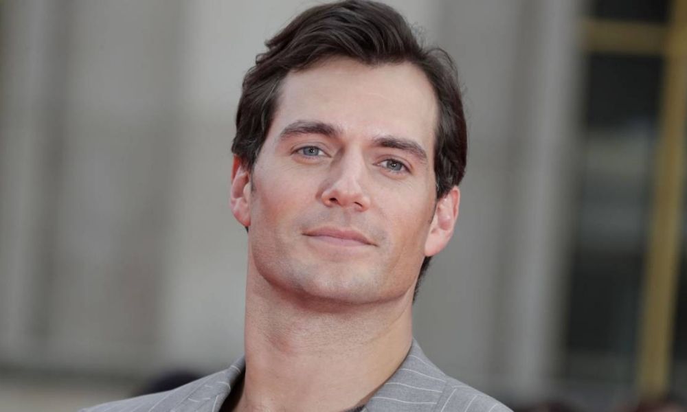 Henry Cavill no contesta comentarios de los fans
