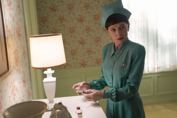 Judy Davis como Betsy