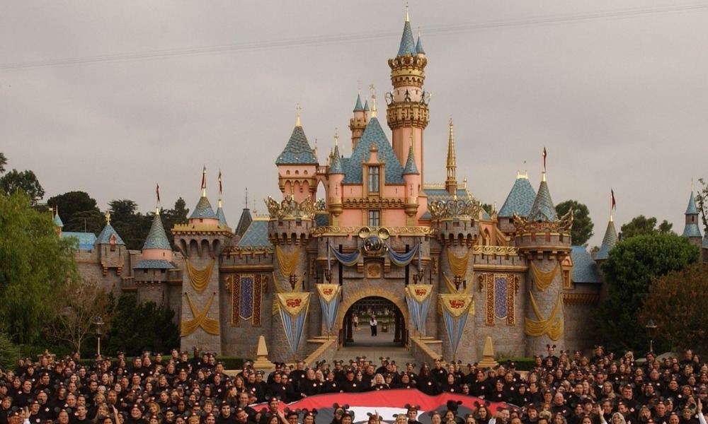 Gobernador de California habló de la reapertura de Disneyland