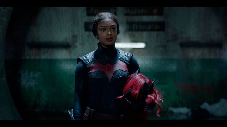 Ryan Wilder usa el traje de Kate Kane en Batwoman