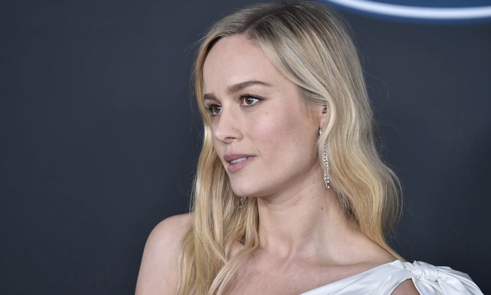Brie Larson canta Black Sheep