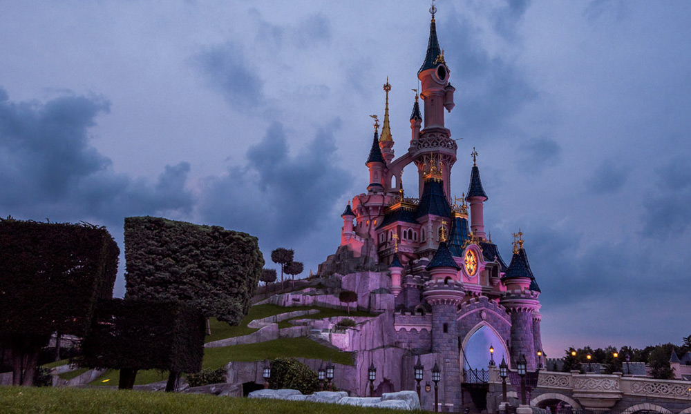 Disney espera eliminar los protocolos de distanciamiento social