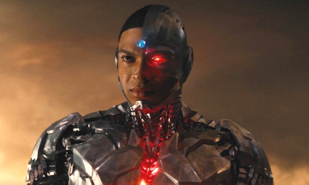 Ray Fisher volvió a atacar a Warner