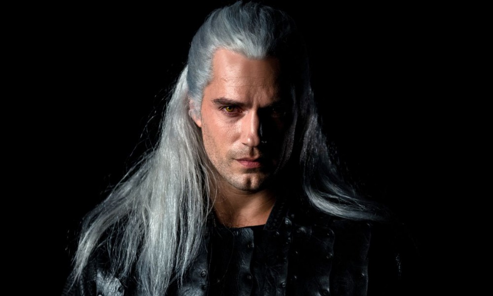 Henry Cavill le dio regalos al elenco de 'The Witcher'